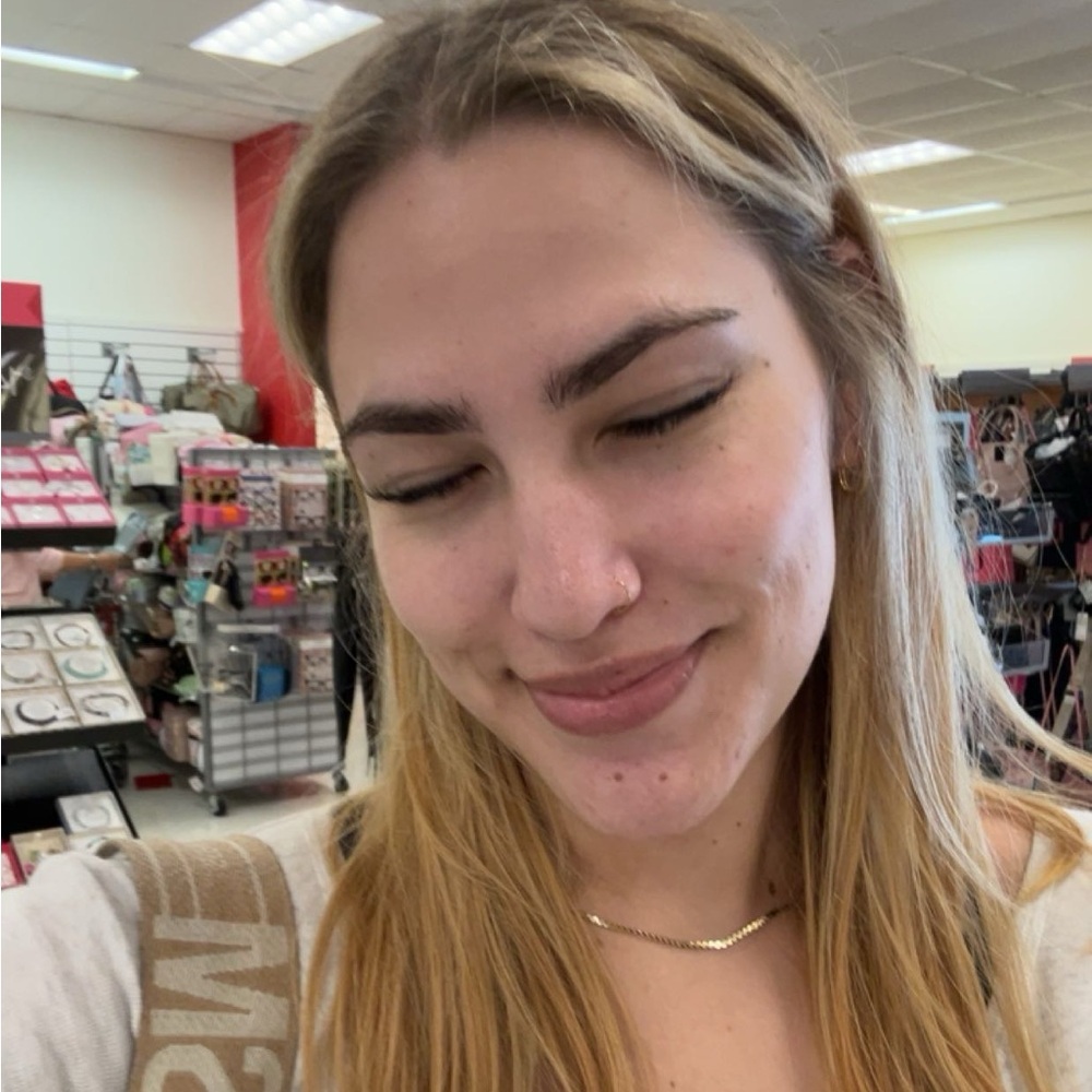 Meet your Posher, Farrah